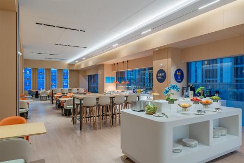 Restaurant, Holiday Inn Express Changsha Yuhua By IHG in Yuhua Restaurant, Holiday Inn Express Changsha Yuhua By IHG in Yuhua