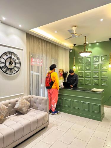 Előcsarnok, Hotel Wonder Hills @ Har ki Pauri Road Haridwar in Mayapur Előcsarnok, Hotel Wonder Hills @ Har ki Pauri Road Haridwar in Mayapur
