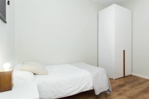 Bright and modern 4bedroom with terrace in Las Ramblas P2