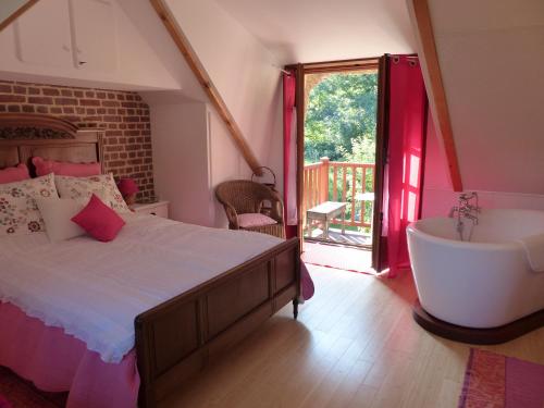 Bathroom, La Flore De Lys, cottage ideal pour 2 adultes et 2 enfants in Saint-Jouin-Bruneval Bathroom, La Flore De Lys, cottage ideal pour 2 adultes et 2 enfants in Saint-Jouin-Bruneval