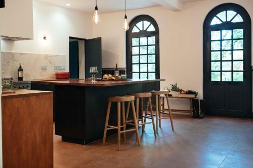Castle near Saint Emilion with services included in Coutras Castle near Saint Emilion with services included in Coutras