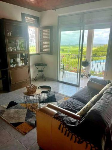 Villa Ressources, paisible et avec vue dégagée (Villa Ressources, paisible et avec vue degagee) in Riviere-Salee Villa Ressources, paisible et avec vue dégagée (Villa Ressources, paisible et avec vue degagee) in Riviere-Salee