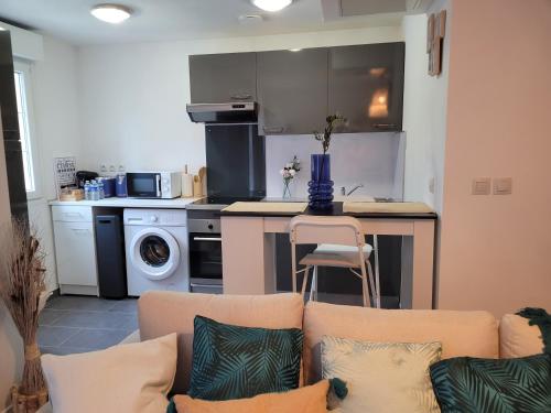 COCOONING HOUSE 211 SUITE AZUR appartement AEROPORT PARIS ROISSY CDG, PARC ASTERIX, CHATEAU DE CHANT in Szent Witz COCOONING HOUSE 211 SUITE AZUR appartement AEROPORT PARIS ROISSY CDG, PARC ASTERIX, CHATEAU DE CHANT in Szent Witz