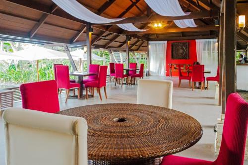 Restaurant, Sheridan Boutique Resort in Villa Arevalo Restaurant, Sheridan Boutique Resort in Villa Arevalo