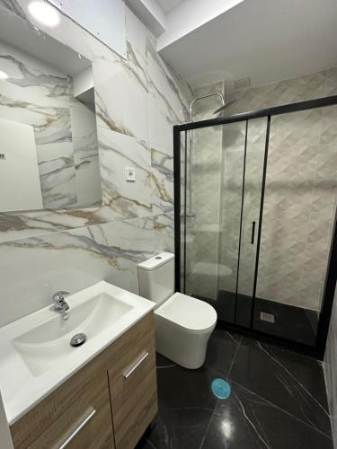 Fürdőszoba, Rooms Mediavilla in Puente de Vallecas Fürdőszoba, Rooms Mediavilla in Puente de Vallecas