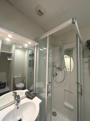 חדר אמבטיה, Residence Gambetta in קאן חדר אמבטיה, Residence Gambetta in קאן