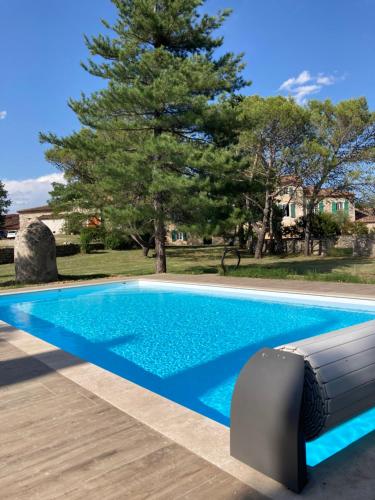 Úszómedence, Les gites at Domaine les Caizergues in Ganges Úszómedence, Les gites at Domaine les Caizergues in Ganges