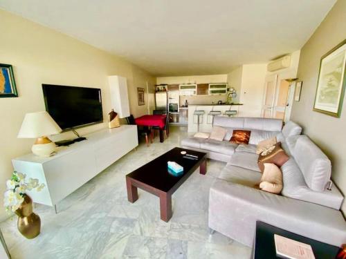 appartement terrasse Nice , chambre , La piscine