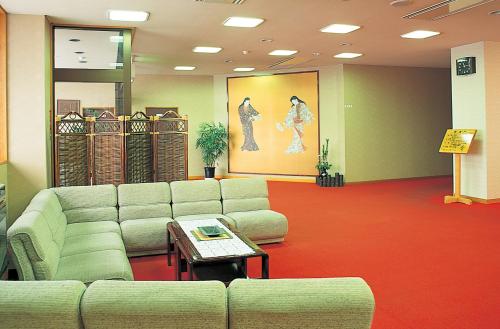 Közös társalgó / TV, Yuzawa Hotel in Juzava Közös társalgó / TV, Yuzawa Hotel in Juzava