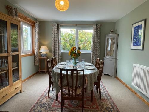 طعام و مشروبات, Peaceful Sea View Home only 5 miles from Inverness in Bogallan طعام و مشروبات, Peaceful Sea View Home only 5 miles from Inverness in Bogallan