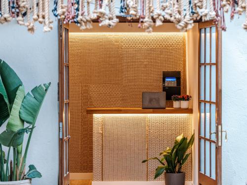 Lobby, Sweet Lloret Suites in Lloret De Mar Lobby, Sweet Lloret Suites in Lloret De Mar