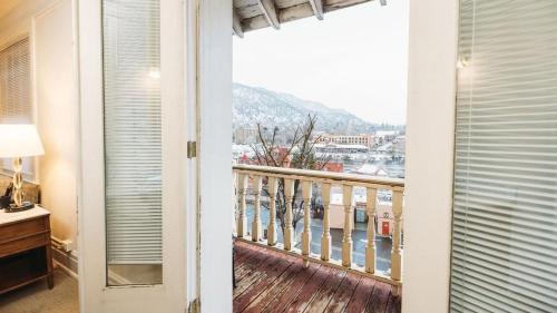 The Hotel Colorado in Glenwood Springs (CO) The Hotel Colorado in Glenwood Springs (CO)