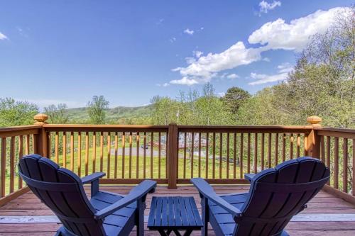 Mountain Creek Retreat in Pigeon Forge Suburbii Mountain Creek Retreat in Pigeon Forge Suburbii