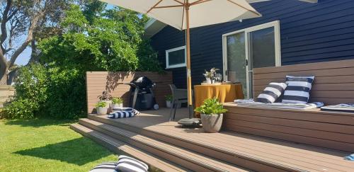 Couples Retreat with Ocean View in Sunderland Bay Couples Retreat with Ocean View in Sunderland Bay