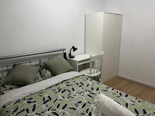 double room share bathroom and kitchen in แคนนิง เวล double room share bathroom and kitchen in แคนนิง เวล