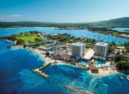 Villa Amore Jamaica - Between Montego Bay & Ochi Rios Includes Cook in Discovery Bay Villa Amore Jamaica - Between Montego Bay & Ochi Rios Includes Cook in Discovery Bay