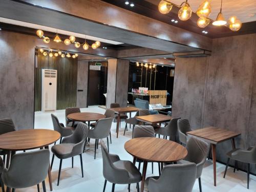 Art Hotel Navoiy in นาวัว Art Hotel Navoiy in นาวัว