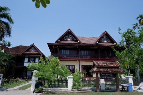 Kongmany Prestige Hotel in Don Khong Kongmany Prestige Hotel in Don Khong