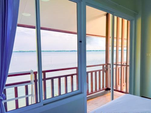 Meena Resort in Koh Samet Ngam Meena Resort in Koh Samet Ngam