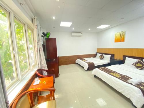 KHÁCH SẠN PHÚ HƯNG in Tan Phu KHÁCH SẠN PHÚ HƯNG in Tan Phu