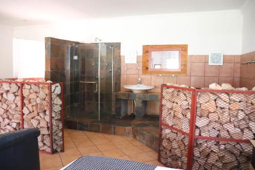 Kylpyhuone, Umnotho We Afrika House in Bronkhorstspruit Kylpyhuone, Umnotho We Afrika House in Bronkhorstspruit