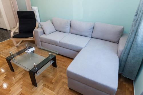 Modern Greek Living 1 Bd Apt in Dafni Athens - image 10
