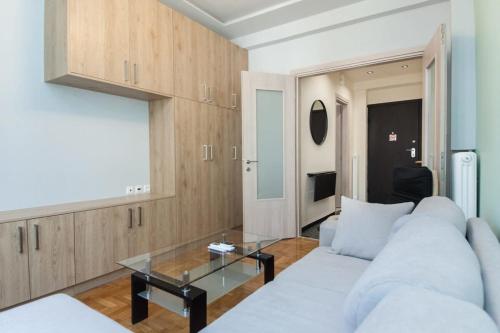 Modern Greek Living 1 Bd Apt in Dafni Athens - image 11