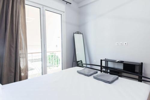 Modern Greek Living 1 Bd Apt in Dafni Athens - image 14