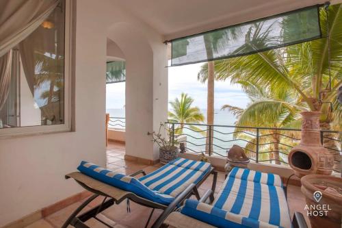 Private oceanview balcony & infinity pool onsite in Escenica Private oceanview balcony & infinity pool onsite in Escenica