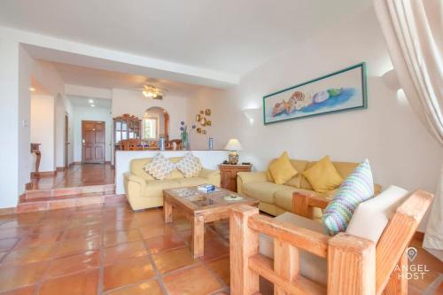 Private oceanview balcony & infinity pool onsite in Escenica Private oceanview balcony & infinity pool onsite in Escenica