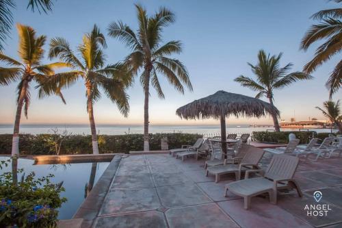 Private oceanview balcony & infinity pool onsite in Escenica Private oceanview balcony & infinity pool onsite in Escenica