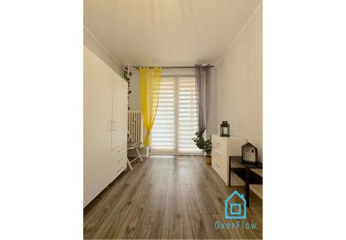 Spacious Room - Peaceful Retreat, 2 Minutes to Gdańsk Old Town (Spacious Room - Peaceful Retreat, 2 Minutes to Gdansk Old Town) in Nether city Spacious Room - Peaceful Retreat, 2 Minutes to Gdańsk Old Town (Spacious Room - Peaceful Retreat, 2 Minutes to Gdansk Old Town) in Nether city