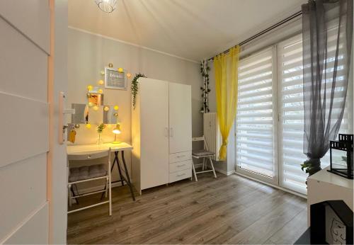Spacious Room - Peaceful Retreat, 2 Minutes to Gdańsk Old Town (Spacious Room - Peaceful Retreat, 2 Minutes to Gdansk Old Town) in Nether city Spacious Room - Peaceful Retreat, 2 Minutes to Gdańsk Old Town (Spacious Room - Peaceful Retreat, 2 Minutes to Gdansk Old Town) in Nether city