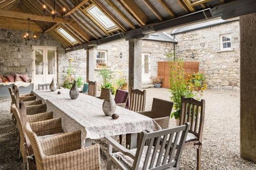 Stunning Granite Barn Conversion in Tullow Stunning Granite Barn Conversion in Tullow