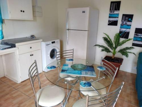 The Cupid Chalet in Arnos Vale The Cupid Chalet in Arnos Vale