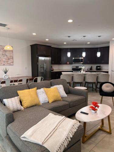 Entire Brand New House in South Mountain Village Entire Brand New House in South Mountain Village