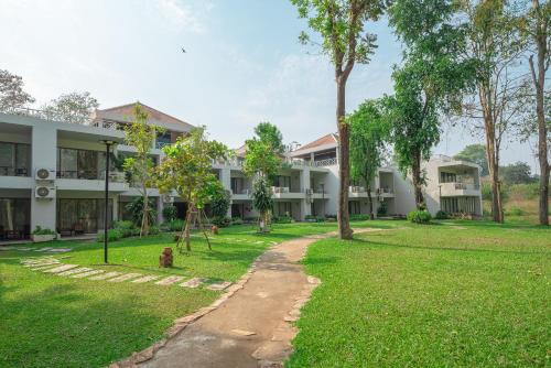 Garden, Comsaed River Kwai Resort in Lat Ya Garden, Comsaed River Kwai Resort in Lat Ya
