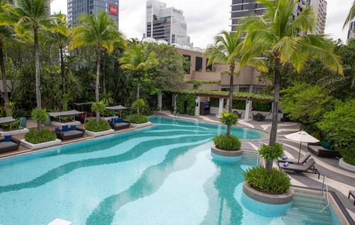 Swimming pool, Emporium Suites by Chatrium in Bangkok Swimming pool, Emporium Suites by Chatrium in Bangkok