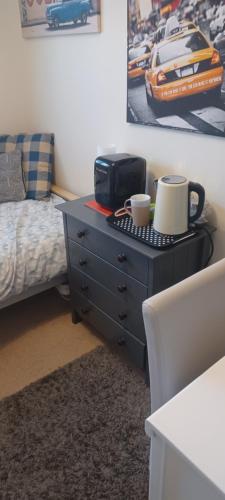 Aylesbury Lovely Double and Single Bedroom with Guest only Bathroom in Aylesbury Aylesbury Lovely Double and Single Bedroom with Guest only Bathroom in Aylesbury