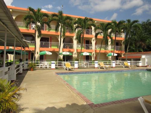 Swimming pool, Hotel Perichi's in Cabo Rojo Swimming pool, Hotel Perichi's in Cabo Rojo