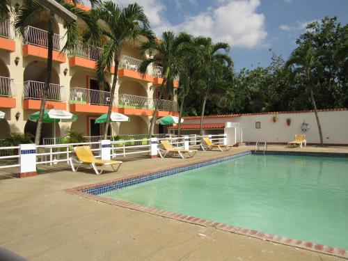 Swimming pool, Hotel Perichi's in Cabo Rojo Swimming pool, Hotel Perichi's in Cabo Rojo