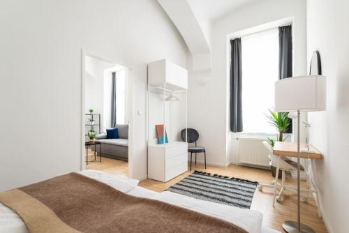 Spacious 2BR Near Attractions by HM