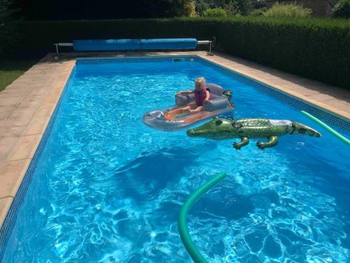 Jasmin Cottage with seasonal Swimming Pool in 香奈斯羅素 Jasmin Cottage with seasonal Swimming Pool in 香奈斯羅素