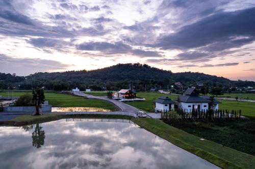 숙소 외관, 핌 풀 빌라 난 (Pim Pool Villa Nan ) near 왓 프라탓 카오너이 숙소 외관, 핌 풀 빌라 난 (Pim Pool Villa Nan ) near 왓 프라탓 카오너이