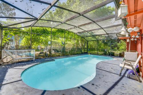 Oasis with Grill and Pool about 16 Mi to Orlando! in Apopka Oasis with Grill and Pool about 16 Mi to Orlando! in Apopka