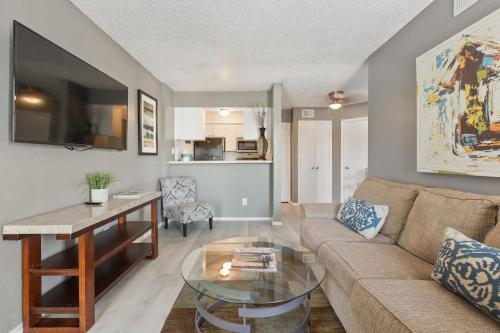 One Bed One Bath Affordable Apt With Balcony in Lake Highlands One Bed One Bath Affordable Apt With Balcony in Lake Highlands