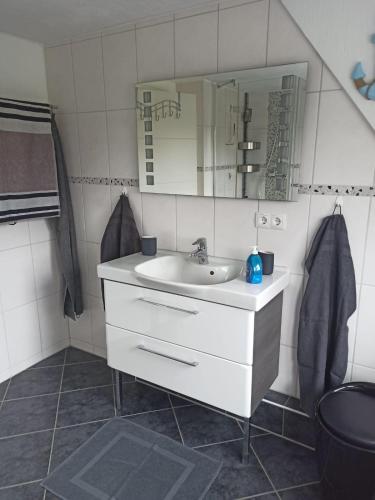 Schone Ferienwohnung mit Balkon auch fur Handwerker und Monteure in Wewelsfleth Schone Ferienwohnung mit Balkon auch fur Handwerker und Monteure in Wewelsfleth