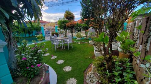 Taman, Affordable Spacious Bedroom & Bathroom near DVO Airport in Cabantian Taman, Affordable Spacious Bedroom & Bathroom near DVO Airport in Cabantian