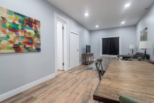 MTM Fully Furnished Rental in Old Town - 2 beds near Lincoln Park Zoo MTM Fully Furnished Rental in Old Town - 2 beds near Lincoln Park Zoo