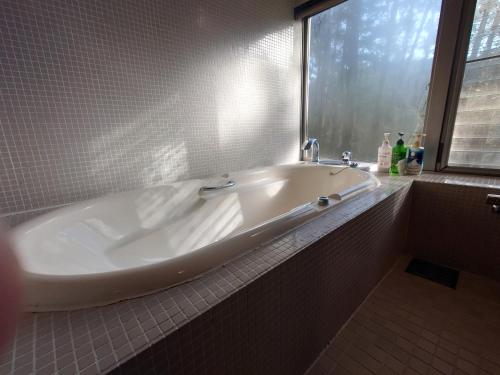 Bathroom, Hotel Forest in Ozu Bathroom, Hotel Forest in Ozu